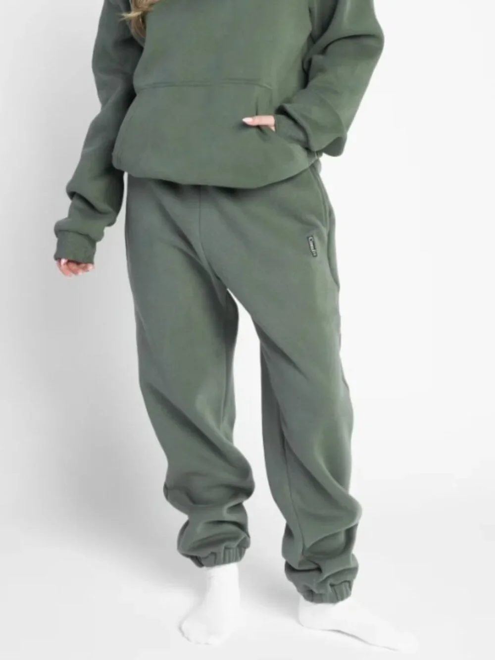 COMFRT | Standard Sweatpants in Size Large